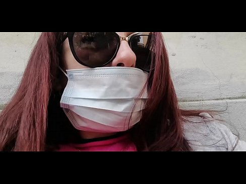 ❤️ D'Nicoletta hëlt sech op hirem Noper a pisst a senger Garage (Special Covid19 Italienesch Quarantän) ️ Porno bei eis ❤