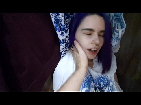 ❤️ Fannt meng Schwëster am Kleederschaf an huet hatt gehollef ️ Porno bei eis ❤